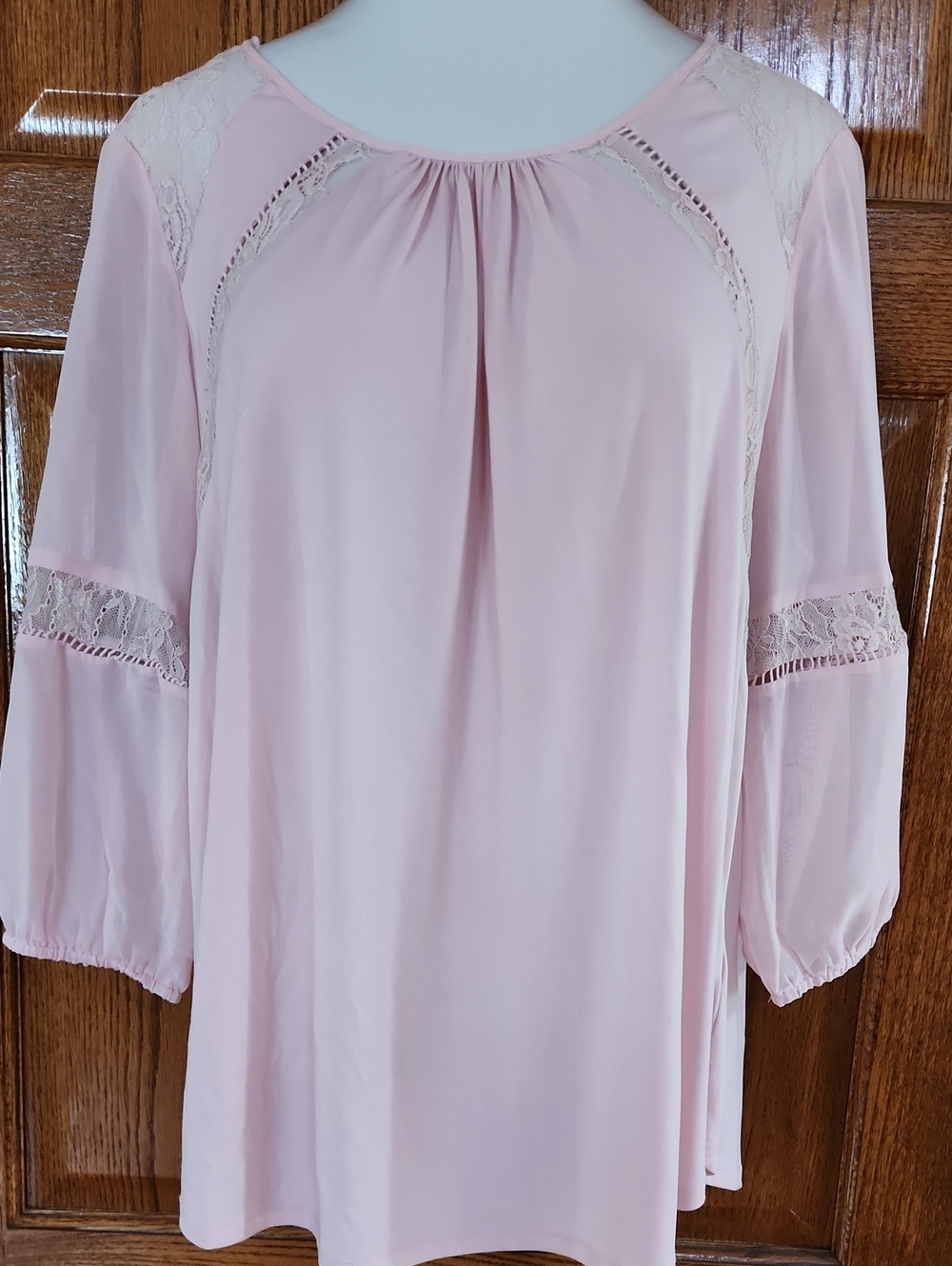 Roz & Ali Soft Pink Lace-Insert Top With Key Hole Detail 2x